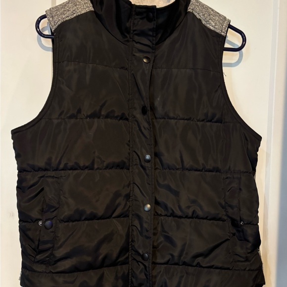 Hoity Toity Jackets & Blazers - Elegant Black Puffer Vest with Gray Accents